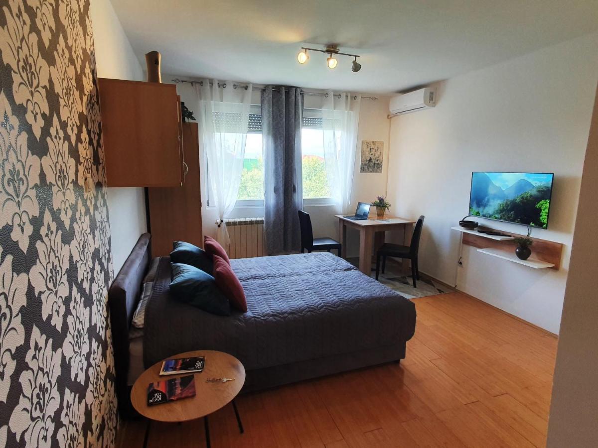 Apartman 64 - Besplatan Parking Za Goste 노비사드 외부 사진